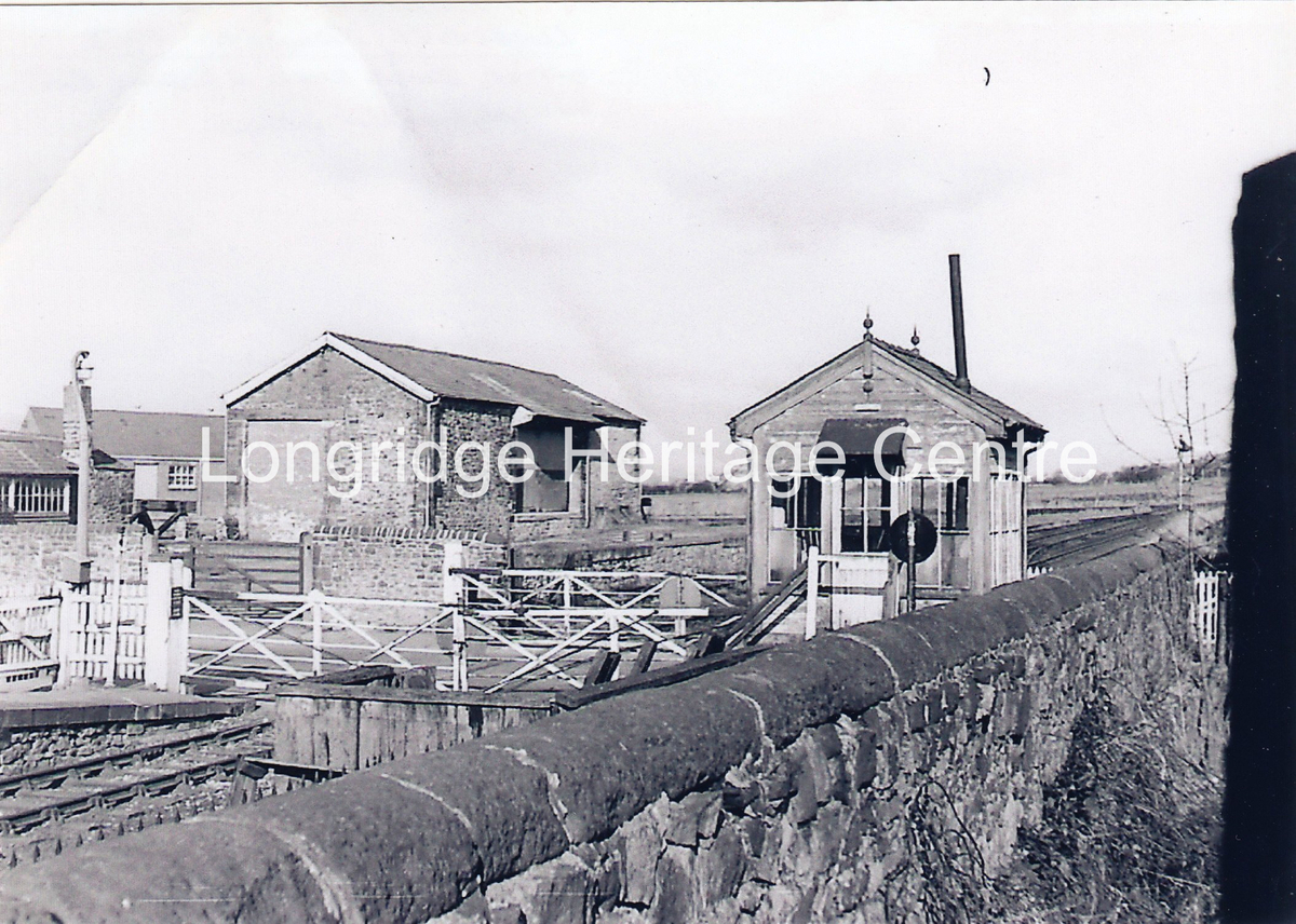411A - Berry Lane Railway level crossing & goods yard - Level crossing and goods yard - 1964
